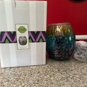 Scentsy full size warmer. “Mosaic Mist”